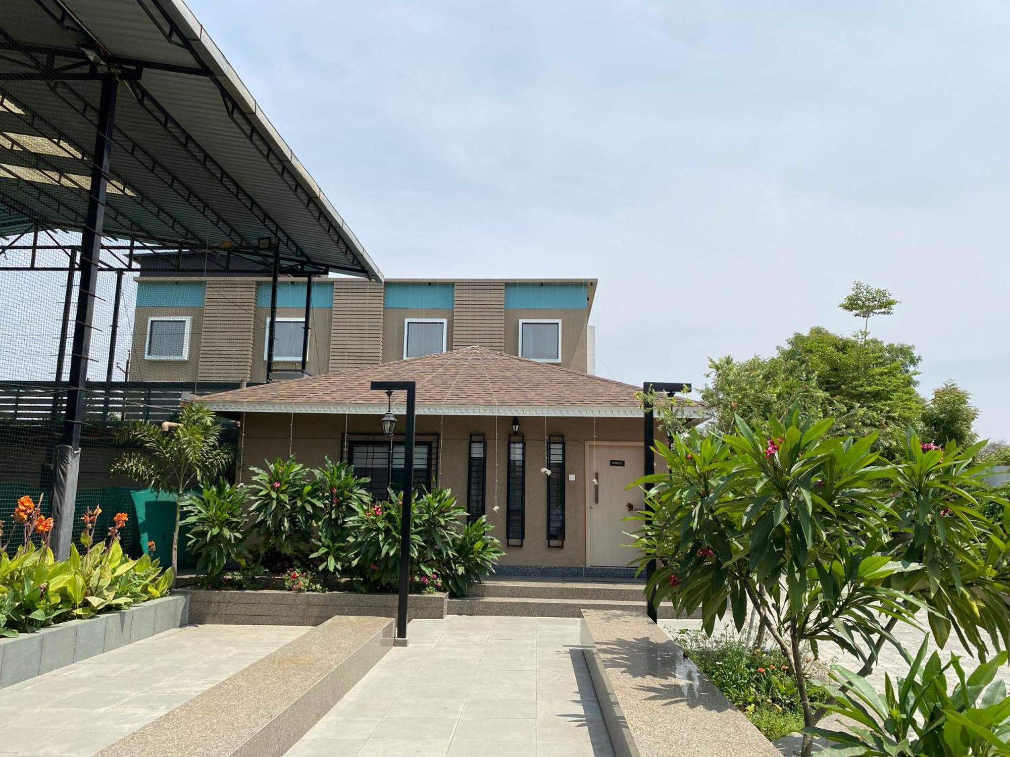 The Pavilion Park Resort Mālegaon Exterior photo