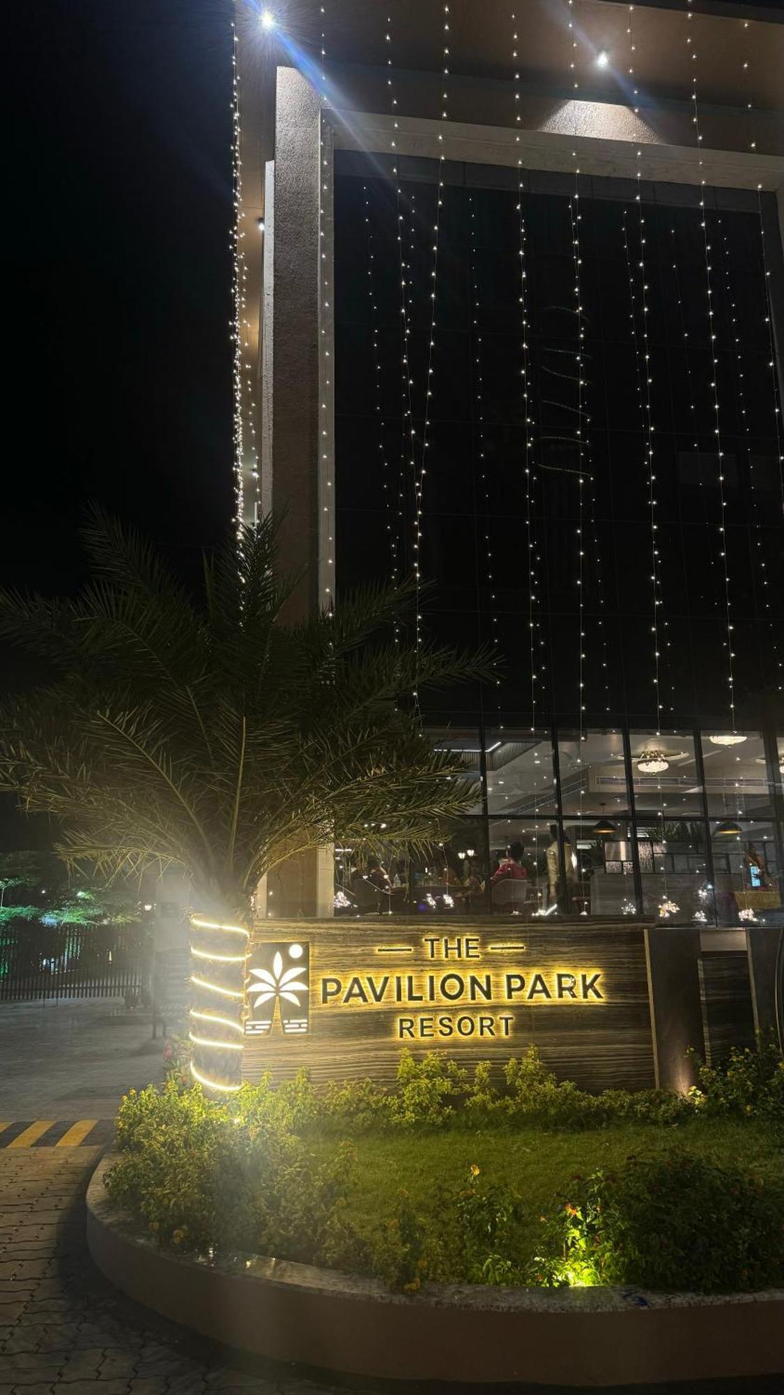 The Pavilion Park Resort Mālegaon Exterior photo